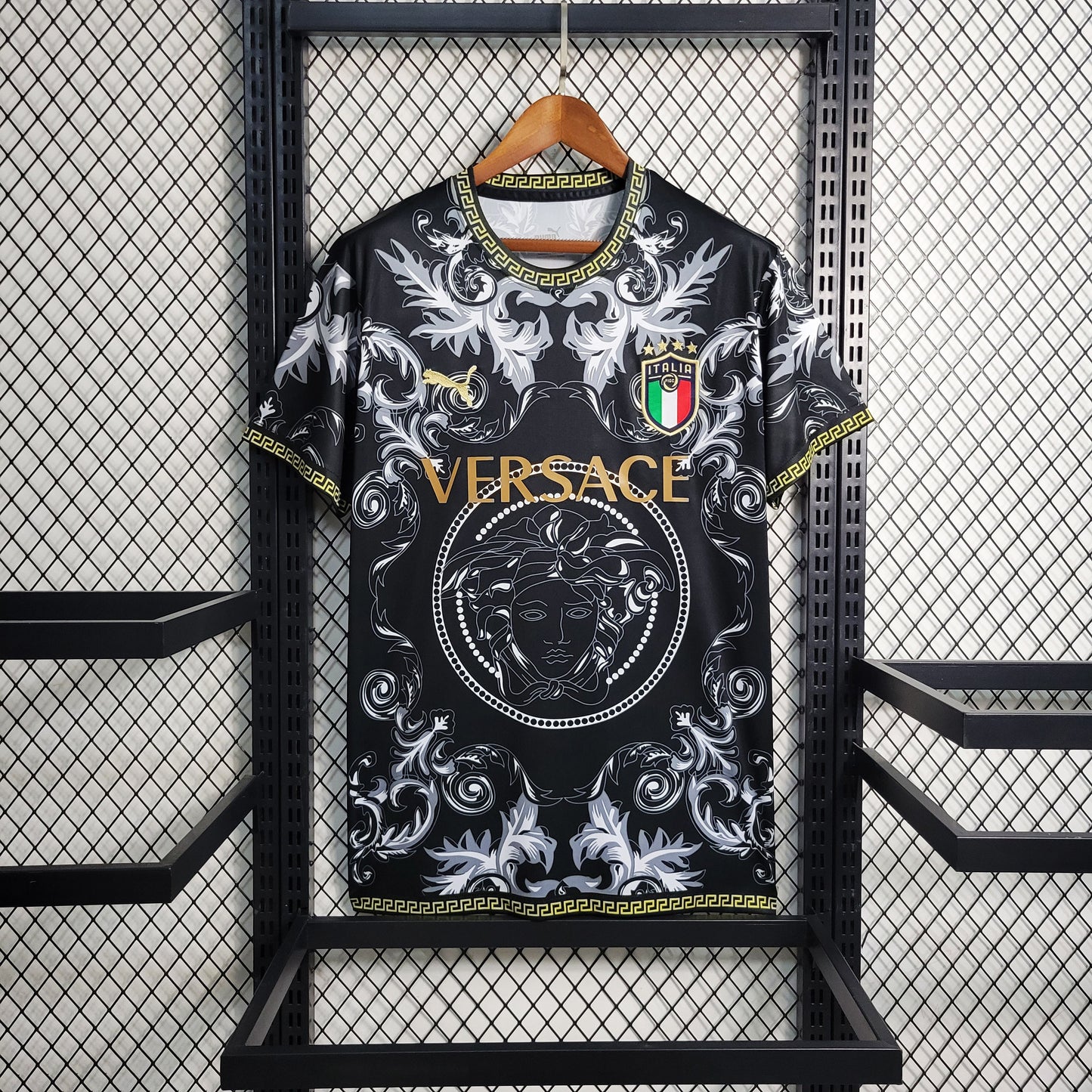 Maillot Italie saison 2023-2024 collab Versace noir