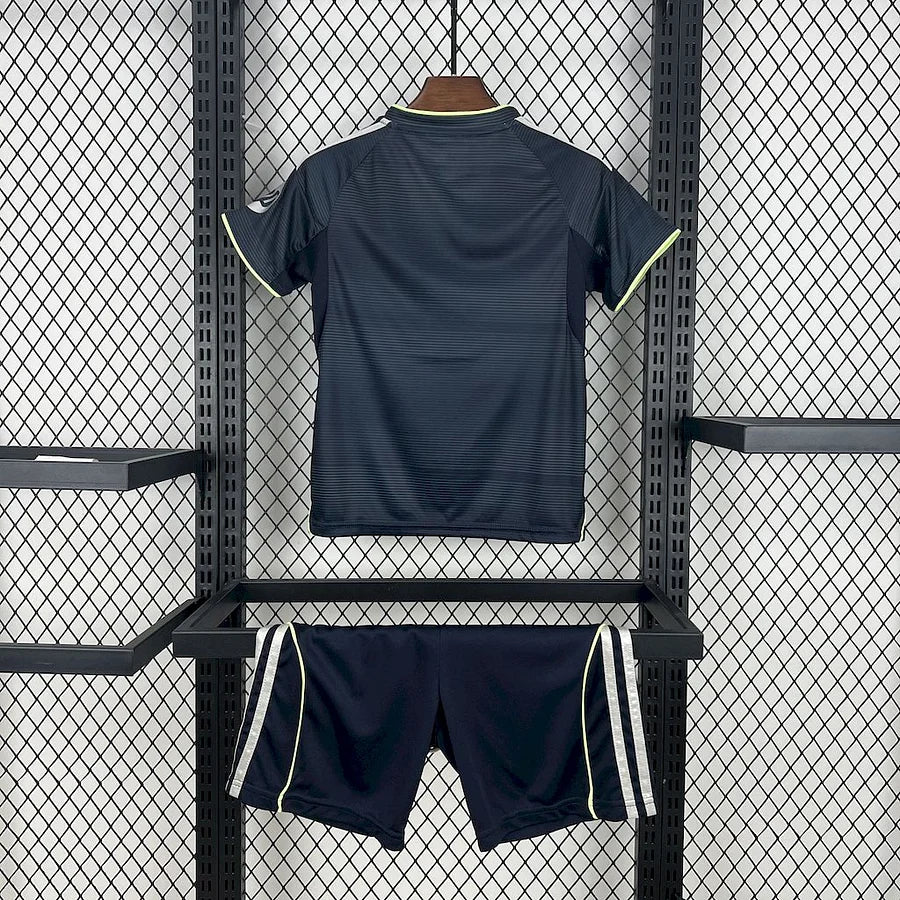 Kit Enfant Real Madrid Extérieur 2025-2026