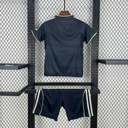 Kit Enfant Real Madrid Extérieur 2025-2026